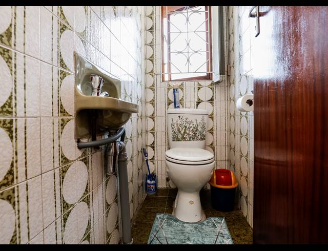 6 BEDROOM HOUSE FOR SALE IN AVOCA
